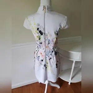 Ted Baker フローラルドレス UK 8 Fleurz Dress by Ted Baker | Rent the Runway